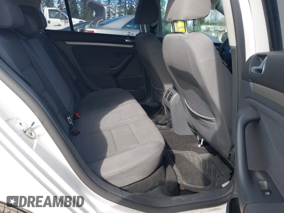 2009 Volkswagen Rabbit S с VIN WVWDA71K09W113786, выставлен на аукционе IAAI как лот 41895264 с пробегом 135 723 миль миль и . История ставок и продаж доступна на DreamBid. Изображение 8.