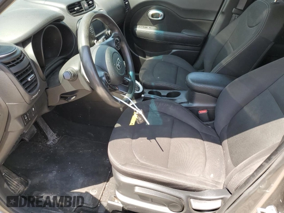 2019 Kia Soul z VIN KNDJN2A26K7019597, wystawiony jako Copart lot #56682805 z przebiegiem 88 739 mil mil oraz Szkoda całkowita • Salvage title. Historia ofert i sprzedaży dostępna na DreamBid. Obrazek 7.