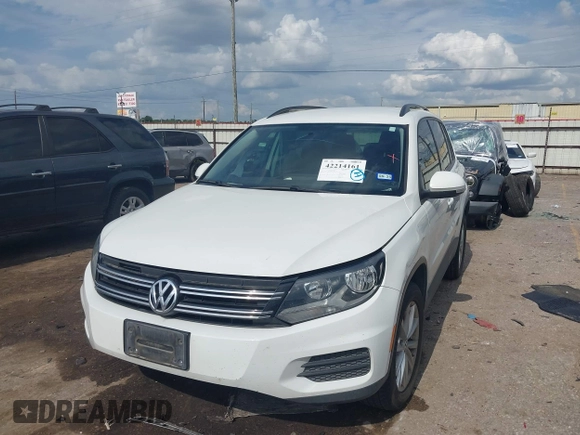 2017 Volkswagen Tiguan S z VIN WVGAV7AX2HK051022, wystawiony jako IAAI lot #42214161 z przebiegiem 87 914 mil mil oraz . Historia ofert i sprzedaży dostępna na DreamBid. Obrazek 17.