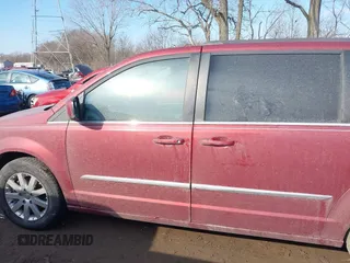 2013 Chrysler Town & Country Touring z VIN 2C4RC1BG0DR684199, wystawiony jako IAAI lot #41679365 z przebiegiem 115 607 mil mil oraz . Historia ofert i sprzedaży dostępna na DreamBid. Obrazek 14.