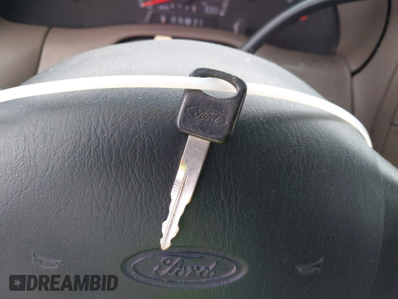 1997 Ford F-150 XL with VIN 1FTDX18W9VNC18055, listed as a IAAI auction lot 41982829 with 189,513 mi miles. Bid and sale history available at carsss.com. Image 11.