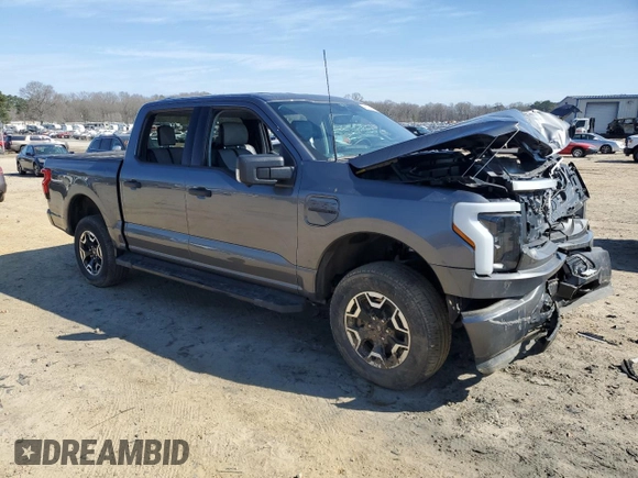 2022 Ford F-150 Lightning Pro с VIN 1FTVW1EL1NWG02388, выставлен на аукционе Copart как лот 46108645 с пробегом 20 284 миль миль и Списание • Salvage title. История ставок и продаж доступна на DreamBid. Изображение 4.