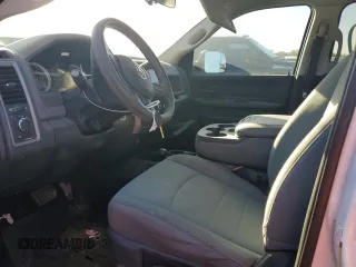 2017 Ram 2500 Tradesman z VIN 3C6UR5HJ6HG568513, wystawiony jako Copart lot #53139154 z przebiegiem 124 674 mil mil oraz Szkoda całkowita • Salvage title. Historia ofert i sprzedaży dostępna na DreamBid. Obrazek 7.