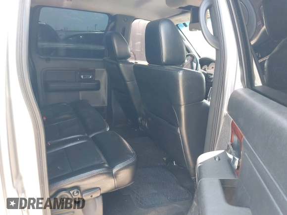 2007 Ford F-150 XLT z VIN 1FTPW12V67KC02285, wystawiony jako IAAI lot #41415491 z przebiegiem 243 646 mil mil oraz . Historia ofert i sprzedaży dostępna na DreamBid. Obrazek 8.