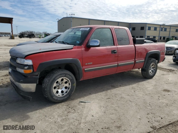 2000 Chevrolet Silverado 1500 LT with VIN 1GCEK19T1YE193809, listed as a Copart auction lot 46285055 with 376,654 mi miles and Salvage Title. Bid and sale history available at carsss.com. Image 1.