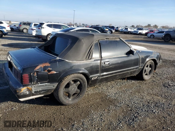 1986 Ford Mustang with VIN 1FABP27M7GF296902, listed as a Copart auction lot 85338134 with 31,829 mi miles and Clean title. Bid and sale history available at DreamBid. Image 3.