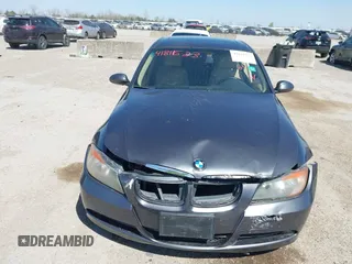 2006 BMW 3 Series 325i with VIN WBAVB13506KX51462, listed as a IAAI auction lot 41811523 with Not Provided miles. Bid and sale history available at carsss.com. Image 6.
