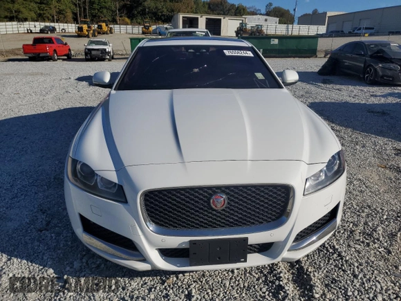 2016 Jaguar XF 35t Prestige with VIN SAJBE4BV5GCY02953, listed as a Copart auction lot 76556244 with 86,993 mi miles and Salvage Title. Bid and sale history available at carsss.com. Image 5.