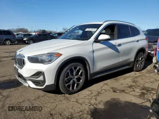2022 BMW X1 xDrive28i with VIN WBXJG9C04N5U59562, listed as a Copart auction lot 43373515 with 24,366 mi miles and Salvage Title. Bid and sale history available at carsss.com. Image 1.