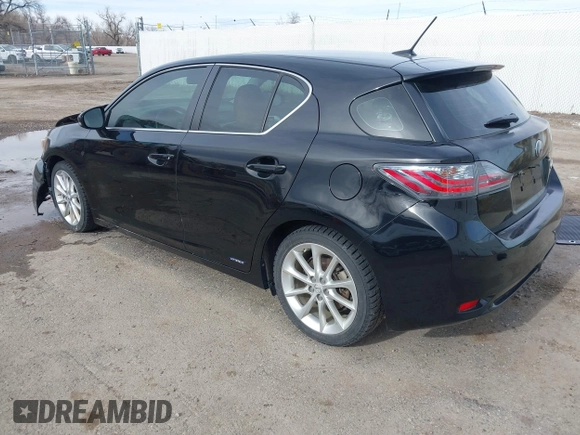 2013 Lexus CT 200h z VIN JTHKD5BH2D2131534, wystawiony jako IAAI lot #41859991 z przebiegiem 177 000 mil mil oraz . Historia ofert i sprzedaży dostępna na DreamBid. Obrazek 3.