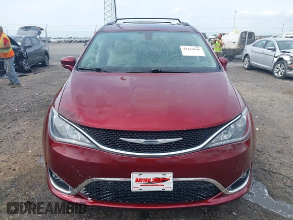 2017 Chrysler Pacifica Touring L z VIN 2C4RC1BG0HR702383, wystawiony jako IAAI lot #42124646 z przebiegiem 141 704 mil mil oraz . Historia ofert i sprzedaży dostępna na DreamBid. Obrazek 12.