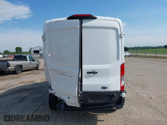 2023 Ford Transit z VIN 1FTBW9CG7PKB84159, wystawiony jako IAAI lot #42772115 z przebiegiem 6 945 mil mil oraz . Historia ofert i sprzedaży dostępna na DreamBid. Obrazek 16.