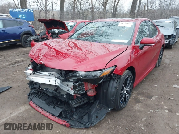 2022 Toyota Camry SE with VIN 4T1T11AK8NU019780, listed as a IAAI auction lot 41556856 with 17,180 mi miles. Bid and sale history available at carsss.com. Image 2.