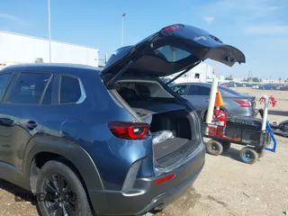 2023 Mazda CX-50 S Preferred Plus с VIN 7MMVABCM2PN129237, выставлен на аукционе IAAI как лот 41584165 с пробегом 43 174 миль миль и . История ставок и продаж доступна на DreamBid. Изображение 17.