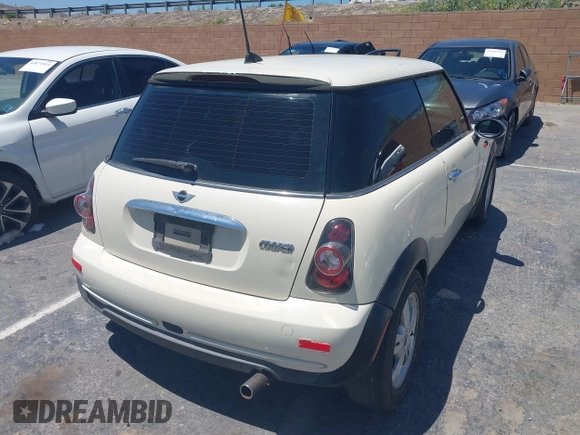 2006 MINI Hardtop с VIN WMWRC33586TK71206, выставлен на аукционе IAAI как лот 42687287 с пробегом 138 086 миль миль и . История ставок и продаж доступна на DreamBid. Изображение 4.