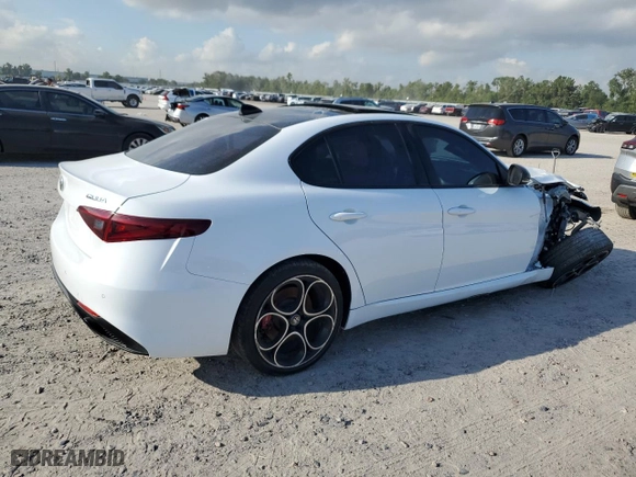 2023 Alfa Romeo Giulia Veloce with VIN ZARFAMBN3P7669720, listed as a Copart auction lot 71824654 with 10,965 mi miles and Salvage Title. Bid and sale history available at carsss.com. Image 3.