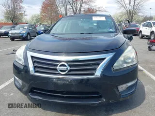2015 Nissan Altima 2.5 S with VIN 1N4AL3AP7FN891964, listed as a IAAI auction lot 42011031 with 133,863 mi miles. Bid and sale history available at carsss.com. Image 12.