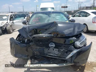 2025 Nissan Sentra SR с VIN 3N1AB8DV3SY314627, выставлен на аукционе IAAI как лот 42441501 с пробегом Не указан миль и . История ставок и продаж доступна на DreamBid. Изображение 11.