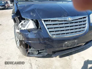 2010 Chrysler Town & Country Touring with VIN 2A4RR5D16AR142271, listed as a IAAI auction lot 41733399 with 181,352 mi miles. Bid and sale history available at carsss.com. Image 12.