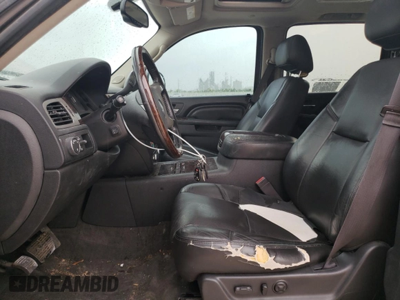 2013 GMC Yukon XL Denali with VIN 1GKS2MEF3DR271857, listed as a Copart auction lot 55522895 with 260,479 mi miles and Clean Title. Bid and sale history available at DreamBid. Image 7.