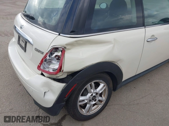 2011 MINI Hardtop with VIN WMWSU3C54BT183455, listed as a IAAI auction lot 42117672 with 130,530 mi miles and . Bid and sale history available at DreamBid. Image 6.