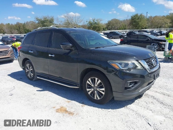 2017 Nissan Pathfinder S z VIN 5N1DR2MN8HC613384, wystawiony jako IAAI lot #41826359 z przebiegiem 138 960 mil mil oraz . Historia ofert i sprzedaży dostępna na DreamBid. Obrazek 1.