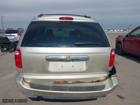 2006 Chrysler Town & Country LWB Touring with VIN 2A4GP54LX6R655707, listed as a IAAI auction lot 41707646 with NaN miles. Bid and sale history available at carsss.com. Image 16.