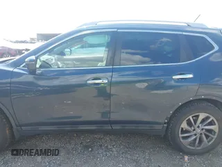 2016 Nissan Rogue SV z VIN 5N1AT2MV7GC747967, wystawiony jako IAAI lot #42231369 z przebiegiem 98 945 mil mil oraz . Historia ofert i sprzedaży dostępna na DreamBid. Obrazek 14.