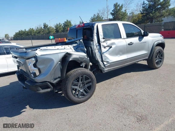 2024 Chevrolet Colorado 4WD Trail Boss with VIN 1GCPTEEK7R1123315, listed as a IAAI auction lot 41611991 with 10,368 mi miles. Bid and sale history available at carsss.com. Image 4.