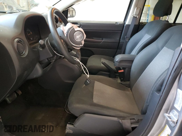 2016 Jeep Compass Sport z VIN 1C4NJDBB5GD631063, wystawiony jako Copart lot #62056385 z przebiegiem 119 706 mil mil oraz Szkoda całkowita • Salvage title. Historia ofert i sprzedaży dostępna na DreamBid. Obrazek 7.