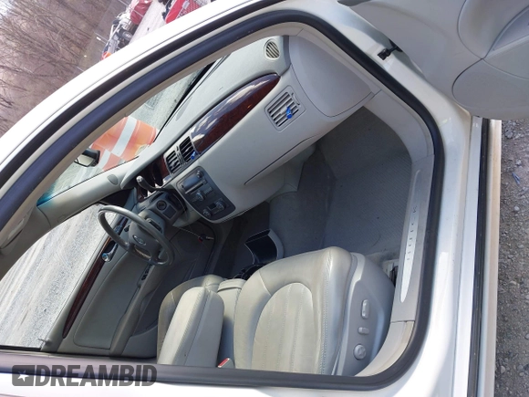 2011 Buick Lucerne CXL with VIN 1G4HC5EM9BU112029, listed as a IAAI auction lot 41889702 with 77,073 mi miles and . Bid and sale history available at carsss.com. Image 5.