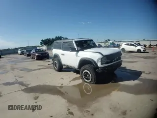 2021 Ford Bronco с VIN 1FMDE5CP3MLB04071, выставлен на аукционе Copart как лот 54220505 с пробегом 28 385 миль миль и Списание • Salvage title. История ставок и продаж доступна на DreamBid. Изображение 14.