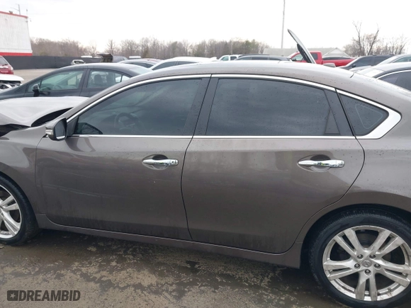 2013 Nissan Altima 3.5 SL with VIN 1N4BL3AP6DC115239, listed as a IAAI auction lot 41638014 with 289,169 mi miles. Bid and sale history available at carsss.com. Image 13.