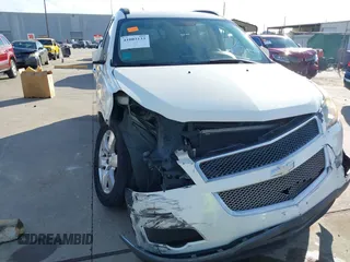 2012 Chevrolet Traverse LTZ z VIN 1GNKRLED8CJ326842, wystawiony jako IAAI lot #41003133 z przebiegiem 201 099 mil mil oraz . Historia ofert i sprzedaży dostępna na DreamBid. Obrazek 6.
