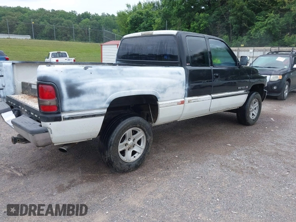 1996 Dodge 1500 z VIN 3B7HC13Y6TG180182, wystawiony jako IAAI lot #42443453 z przebiegiem 224 613 mil mil oraz . Historia ofert i sprzedaży dostępna na DreamBid. Obrazek 4.