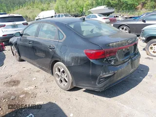 2020 Kia Forte LXS z VIN 3KPF24AD4LE171018, wystawiony jako IAAI lot #42130798 z przebiegiem 206 004 mil mil oraz . Historia ofert i sprzedaży dostępna na DreamBid. Obrazek 3.