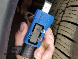 2022 Ford Escape SE z VIN 1FMCU9G6XNUB33179, wystawiony jako IAAI lot #42793652 z przebiegiem 44 194 mil mil oraz . Historia ofert i sprzedaży dostępna na DreamBid. Obrazek 12.