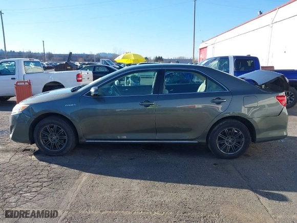 2013 Toyota Camry Hybrid LE with VIN 4T1BD1FK2DU094842, listed as a IAAI auction lot 41436192 with 136,647 mi miles. Bid and sale history available at carsss.com. Image 14.