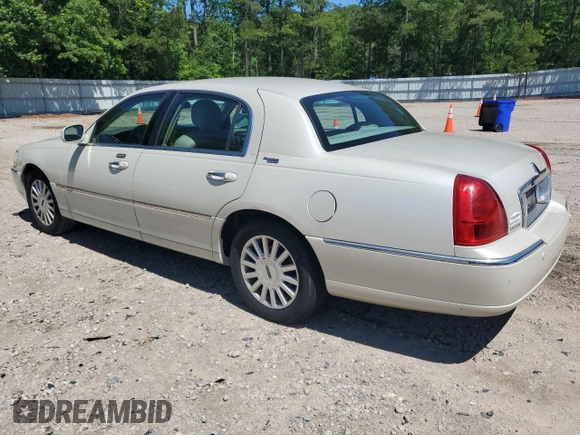 2005 Lincoln Town Car Signature Limited z VIN 1LNHM82W25Y637483, wystawiony jako Copart lot #55955475 z przebiegiem 1 346 114 mil mil oraz Czysty tytuł • Clean title. Historia ofert i sprzedaży dostępna na DreamBid. Obrazek 2.