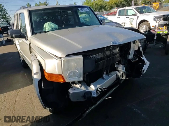 2008 Jeep Commander Limited with VIN 1J8HG582X8C200842, listed as a Copart auction lot 68732374 with 249,654 mi miles and Salvage Title. Bid and sale history available at carsss.com. Image 11.