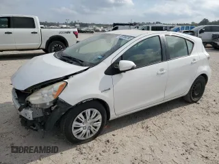2013 Toyota Prius One z VIN JTDKDTB37D1556098, wystawiony jako Copart lot #53705235 z przebiegiem 121 682 mil mil oraz Szkoda całkowita • Salvage title. Historia ofert i sprzedaży dostępna na DreamBid. Obrazek 1.