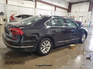 2017 Volkswagen Passat S z VIN 1VWAT7A33HC069690, wystawiony jako Copart lot #44550385 z przebiegiem 86 541 mil mil oraz Szkoda całkowita • Salvage title. Historia ofert i sprzedaży dostępna na DreamBid. Obrazek 3.