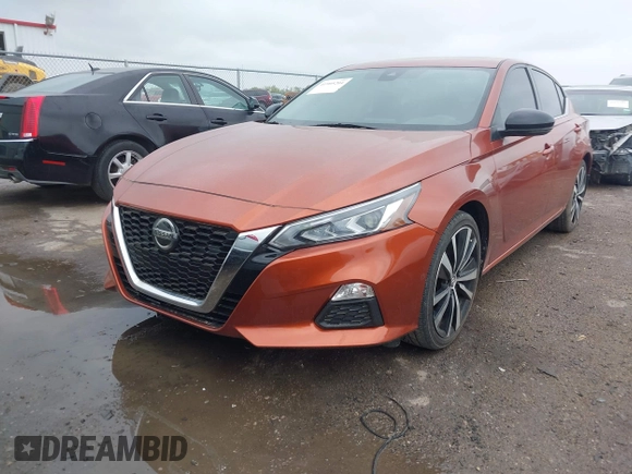 2020 Nissan Altima 2.5 SR with VIN 1N4BL4CVXLC186704, listed as a IAAI auction lot 41905204 with 67,102 mi miles. Bid and sale history available at carsss.com. Image 17.