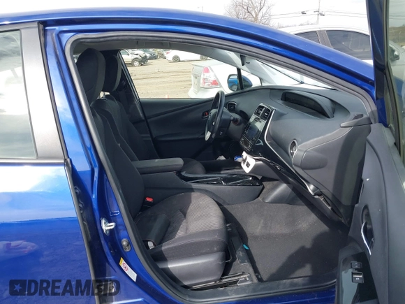 2018 Toyota Prius Two with VIN JTDKARFU3J3547008, listed as a IAAI auction lot 41804861 with 125,946 mi miles. Bid and sale history available at carsss.com. Image 5.