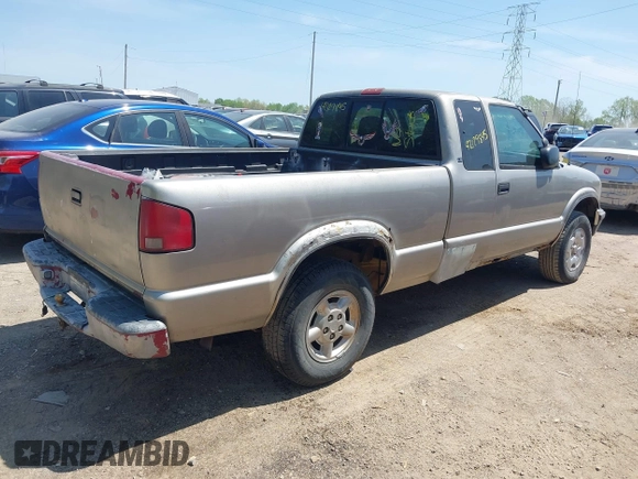 2001 Chevrolet S-10 LS with VIN 1GCDT19W41K181244, listed as a IAAI auction lot 42129845 with 183,368 mi miles and . Bid and sale history available at DreamBid. Image 4.