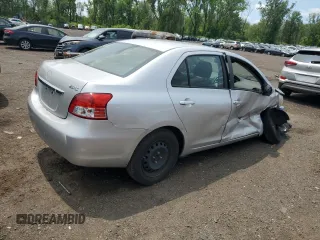2012 Toyota Yaris z VIN JTDBT4K38C1414236, wystawiony jako Copart lot #58471515 z przebiegiem Nie podano mil oraz Szkoda całkowita • Salvage title. Historia ofert i sprzedaży dostępna na DreamBid. Obrazek 3.