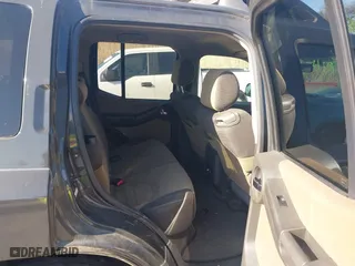 2005 Nissan Xterra S with VIN 5N1AN08W85C645690, listed as a IAAI auction lot 41928408 with 251,563 mi miles. Bid and sale history available at carsss.com. Image 8.