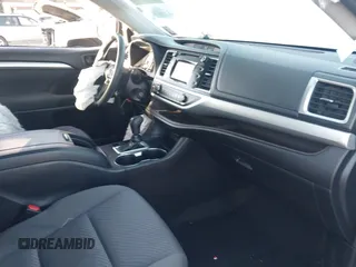 2018 Toyota Highlander LE with VIN 5TDZZRFHXJS239522, listed as a IAAI auction lot 41998608 with 98,478 mi miles and . Bid and sale history available at DreamBid. Image 5.