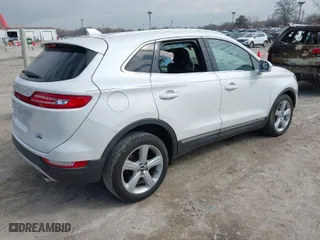 2015 Lincoln MKC with VIN 5LMCJ1A9XFUJ47174, listed as a IAAI auction lot 41892120 with 149,975 mi miles. Bid and sale history available at carsss.com. Image 4.