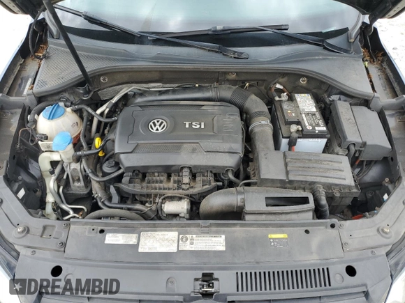 2014 Volkswagen Passat S z VIN 1VWAT7A30EC102382, wystawiony jako Copart lot #58178845 z przebiegiem 158 498 mil mil oraz Czysty tytuł • Clean title. Historia ofert i sprzedaży dostępna na DreamBid. Obrazek 11.